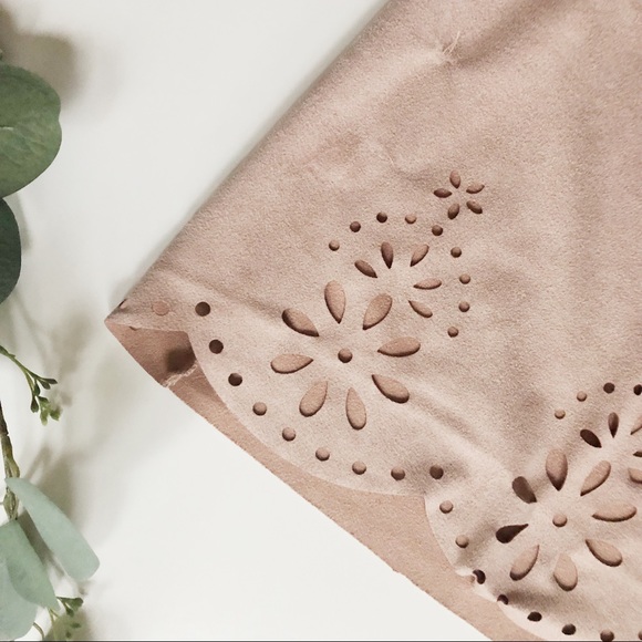 🍍Love Fire faux suede light pink/nude top - Picture 4 of 5